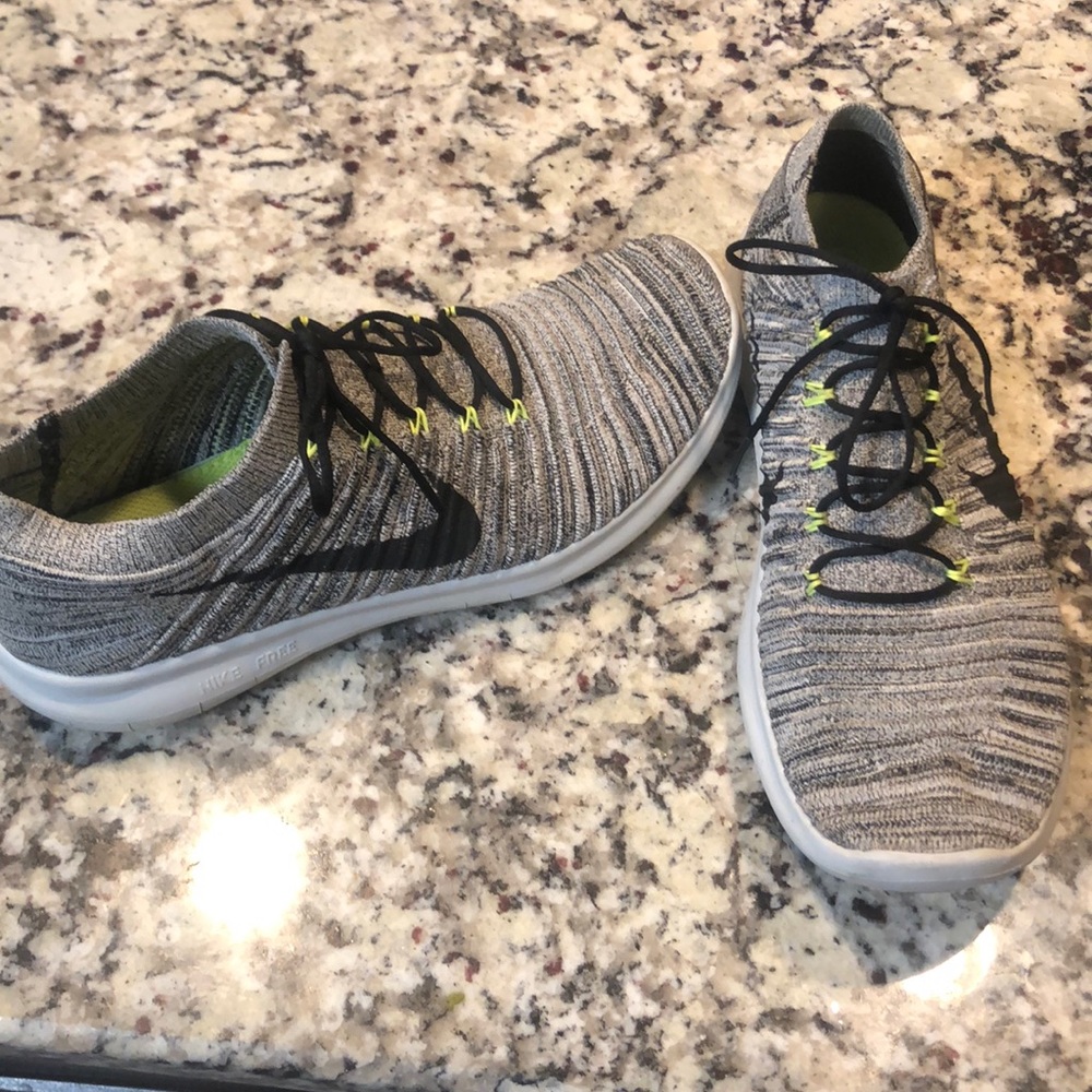 Men’s size 10 Nike shoes